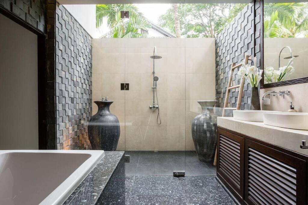 Villa Nirvana - Beachfront Tropical Chic 4Br Haven In Cape Panwa, Phuket Ban Makham Extérieur photo